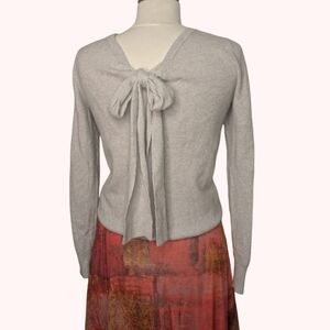 100% Cashmere Bow Back Grey Sweater Women's Size Small